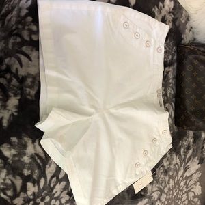 Cute white sailor style shorts with side buttons